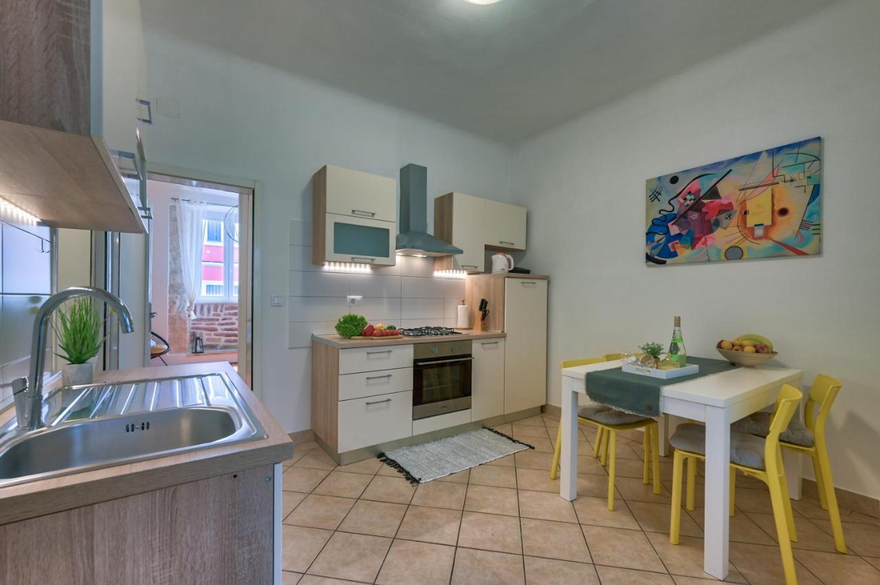 Arena City Apartment Pula Luaran gambar