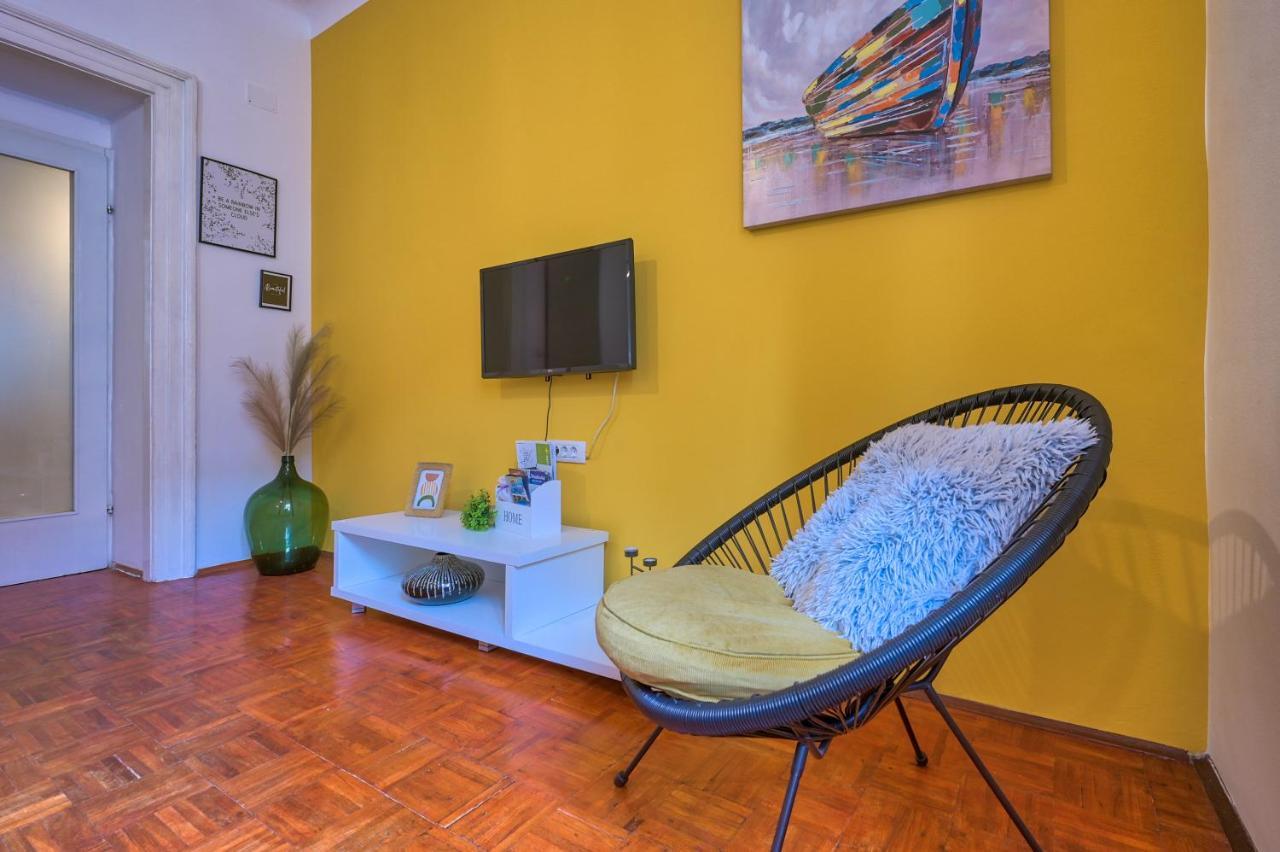 Arena City Apartment Pula Luaran gambar