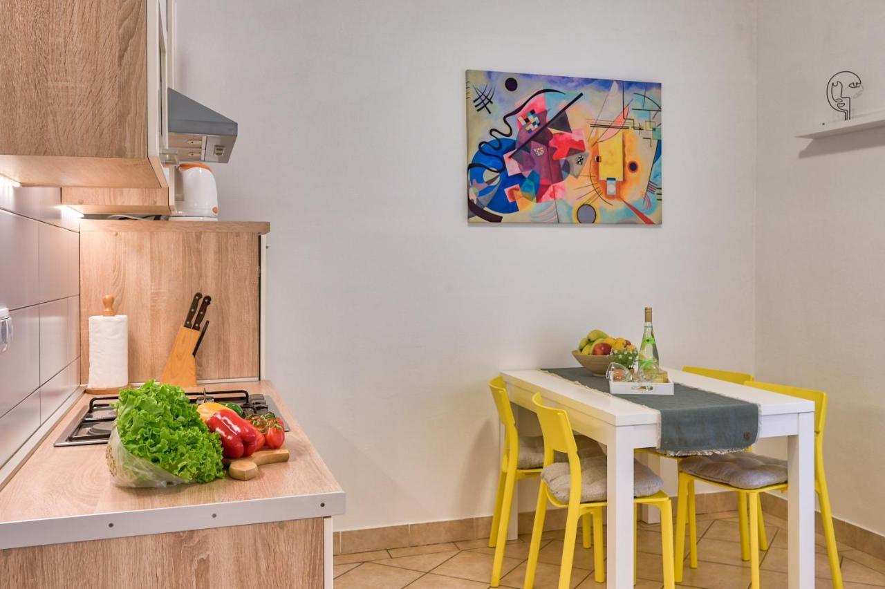 Arena City Apartment Pula Luaran gambar